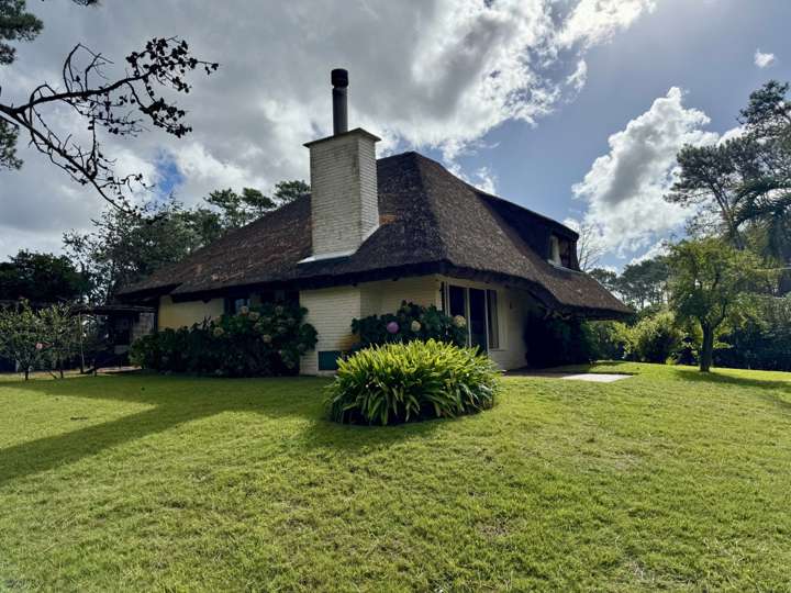Casa en alquiler en Acceso a Las Grutas, Punta Ballena