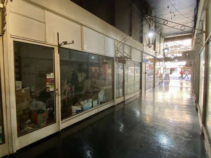 Comercial / Tienda en venta en Avenida 18 de Julio, Montevideo