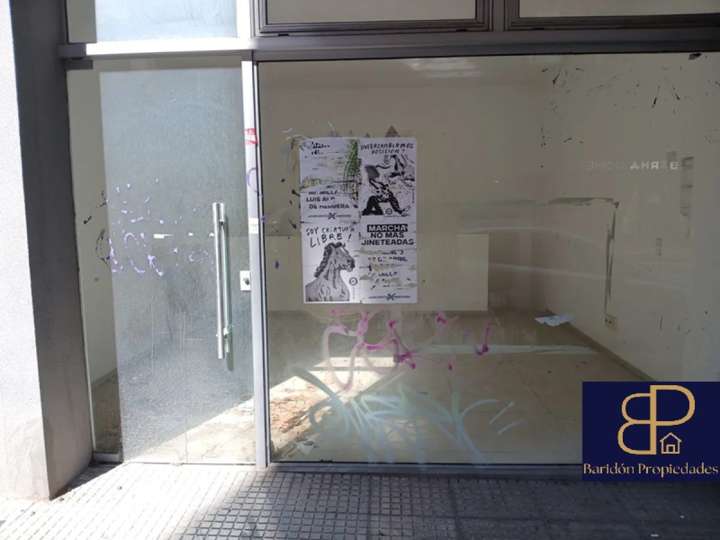 Comercial / Tienda en venta en Soriano, Montevideo