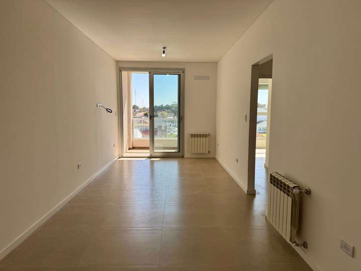 Departamento en venta en Avenida Argentina, Buenos Aires