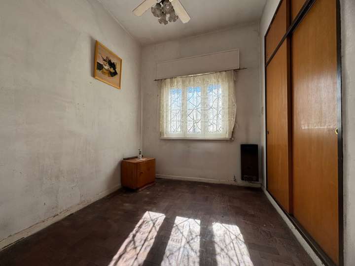 Casa en venta en Virrey Liniers, 941, Villa Sarmiento