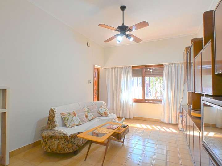 Casa en venta en 704 - Aviador Franco, Ciudad Jardín Lomas del Palomar