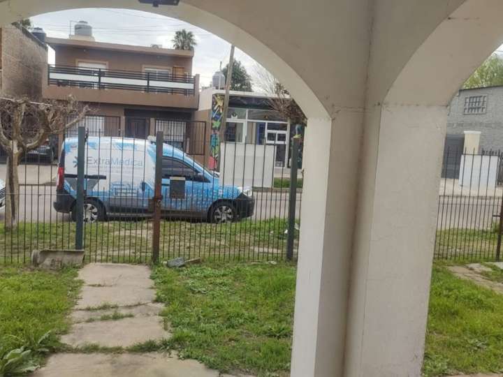 Casa en venta en Alvear, 335, Garín