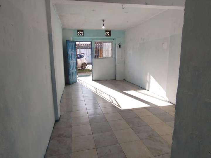 Comercial / Tienda en alquiler en Albert Einstein, 4540, Buenos Aires