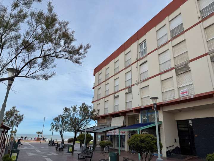 Departamento en venta en Esteban Dufaur, Buenos Aires