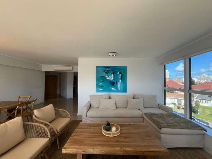 Apartamento en venta en Rambla Doctor Claudio Williman, Maldonado