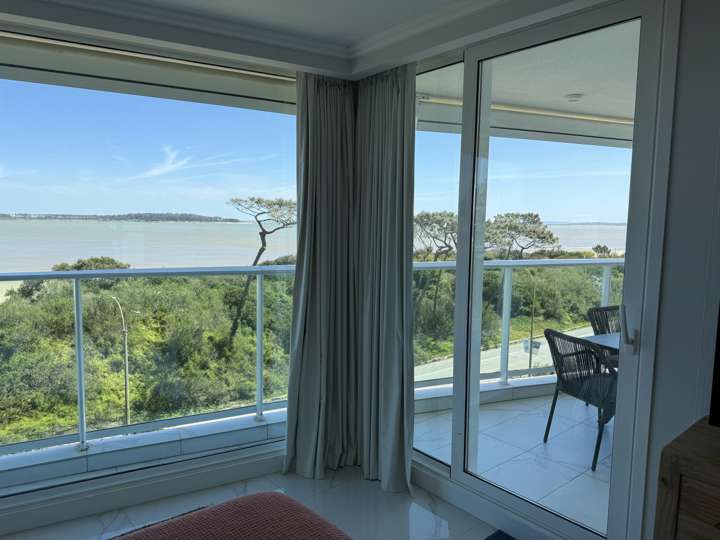 Apartamento en venta en Rambla Doctor Claudio Williman, Maldonado