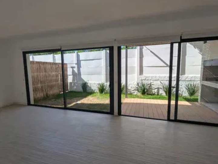 Casa en alquiler en Juan Pedro Beranger, Montevideo
