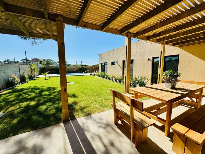 Casa en venta en Calle 30 - El Rebenque, Buenos Aires