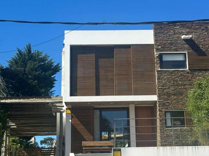 Casa en venta en Pinares, Maldonado