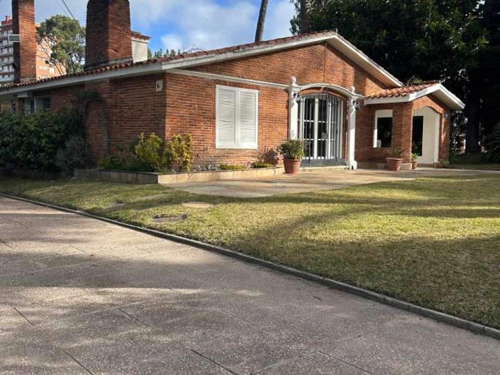 Casa en venta en Avenida República Argentina, Maldonado