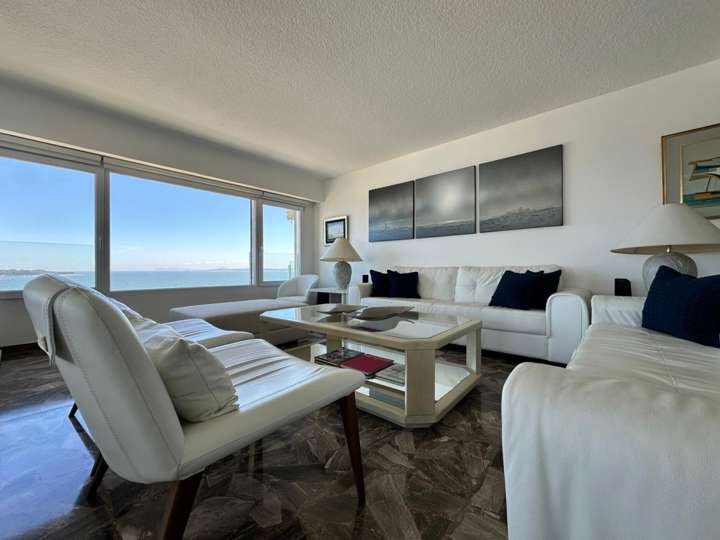 Apartamento en venta en Rambla Doctor Claudio Williman, Maldonado