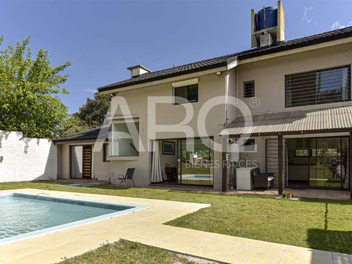 Casa en venta en Avenida Juan María Pérez y Fuentes, Canelones