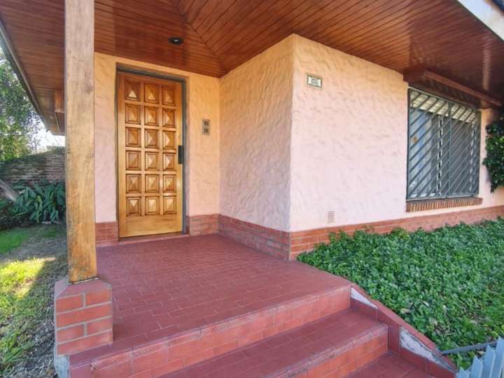 Casa en venta en 83 - Bartolomé Mitre, 5600, Buenos Aires