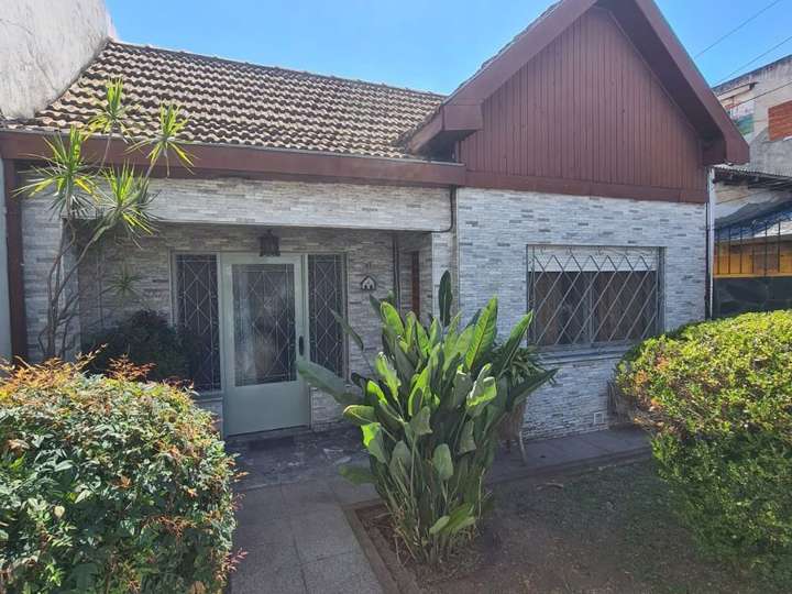 Casa en venta en 75 - Artigas, 5995, Buenos Aires