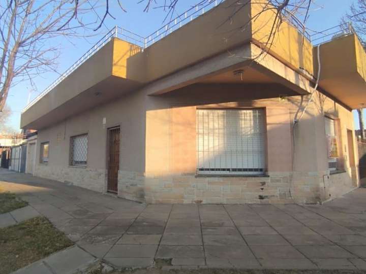 Casa en venta en 89 - Formosa, 5100, Buenos Aires