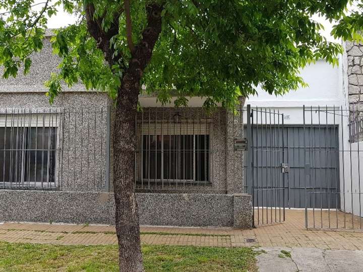 Casa en venta en 77 - Belgrano, 6027, Buenos Aires