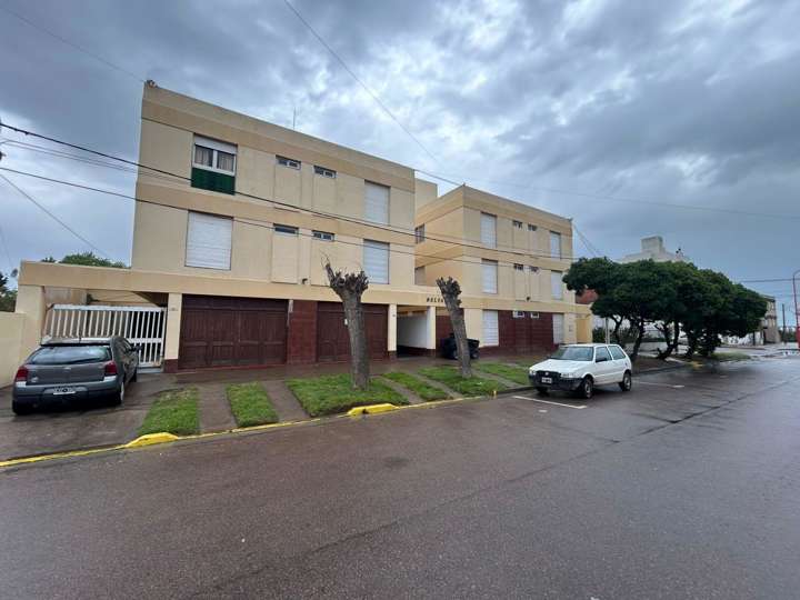 Departamento en venta en Vittorio Luzuriaga, Buenos Aires