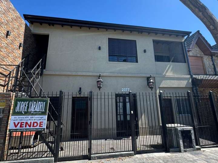 Casa en venta en Almafuerte, 684, Villa Luzuriaga