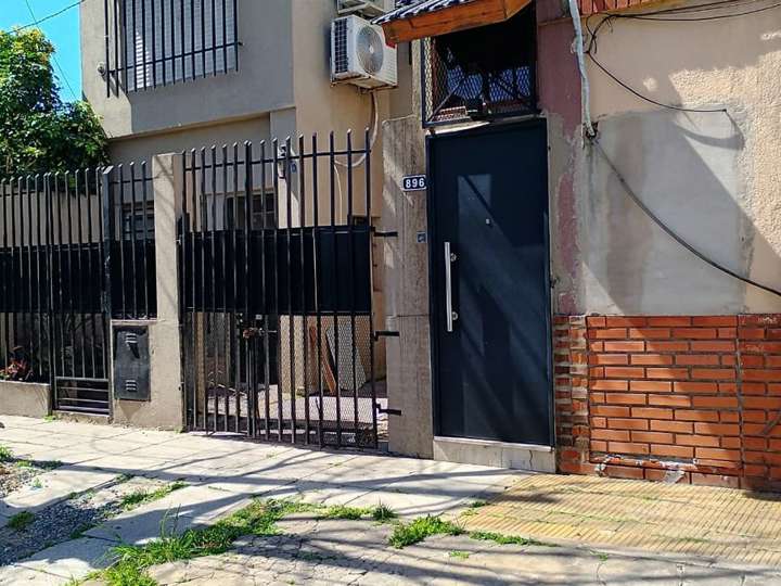 Edificio en venta en La Rioja, 898, Buenos Aires