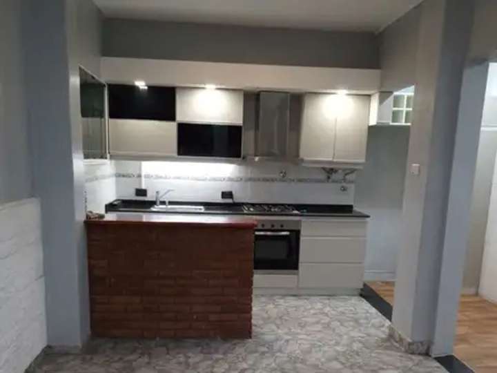 Edificio en venta en José Indart, 652, Lomas del Mirador