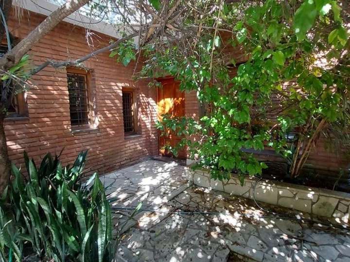 Casa en venta en Paso de Burgos, 402, Valentín Alsina