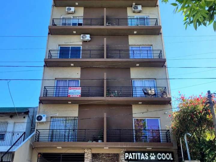 Departamento en venta en Avenida General Pedro Díaz, Villa Tesei