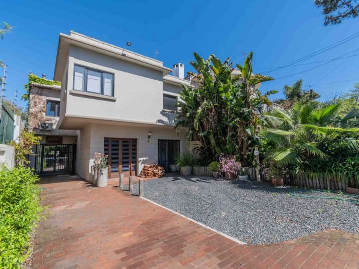 Casa en alquiler en Carrasco, Montevideo