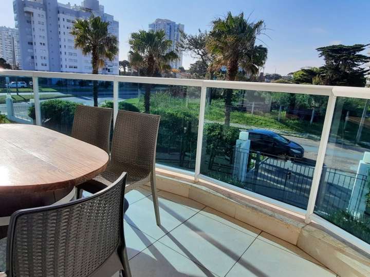 Apartamento en venta en Avenida Francia, Maldonado