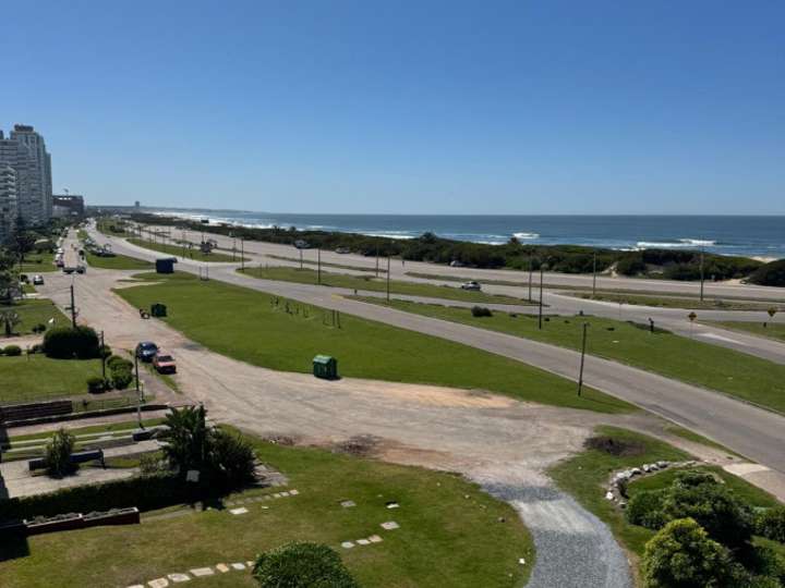 Apartamento en venta en Avenida Chiverta, Maldonado