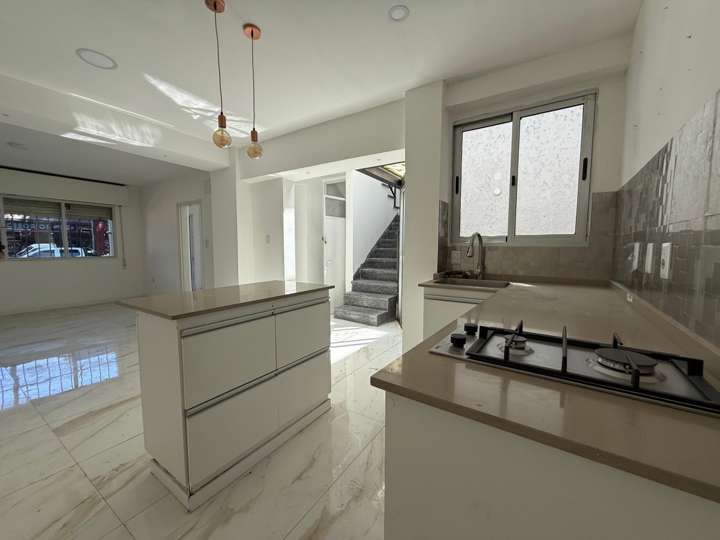 Casa en venta en Avenida General Flores, Montevideo