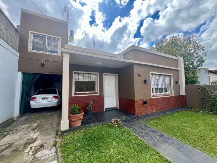 Casa en venta en Heroes de Foumier, Buenos Aires