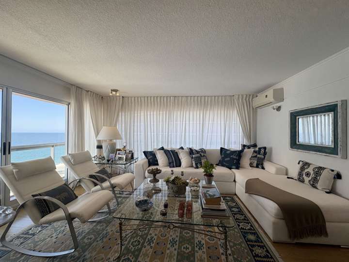 Apartamento en venta en Obenque (Calle 15), Maldonado