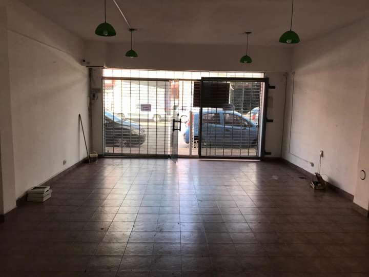 Comercial / Tienda en alquiler en Avenida Presidente Perón, 1009, Villa Sarmiento