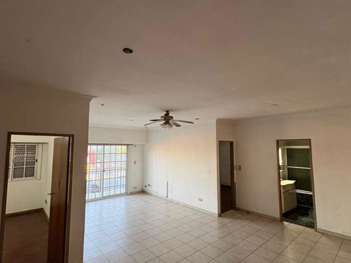 Casa en alquiler en Arribeños, 6102, Villa Luzuriaga