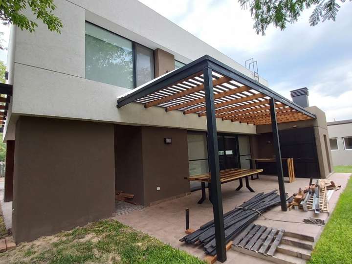 Casa en venta en Calle 137, Hudson