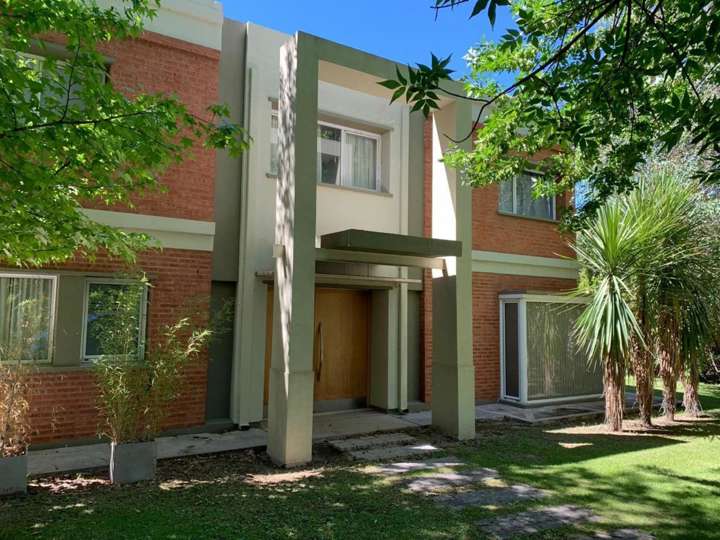 Casa en venta en Departamento General Roca, Río Negro