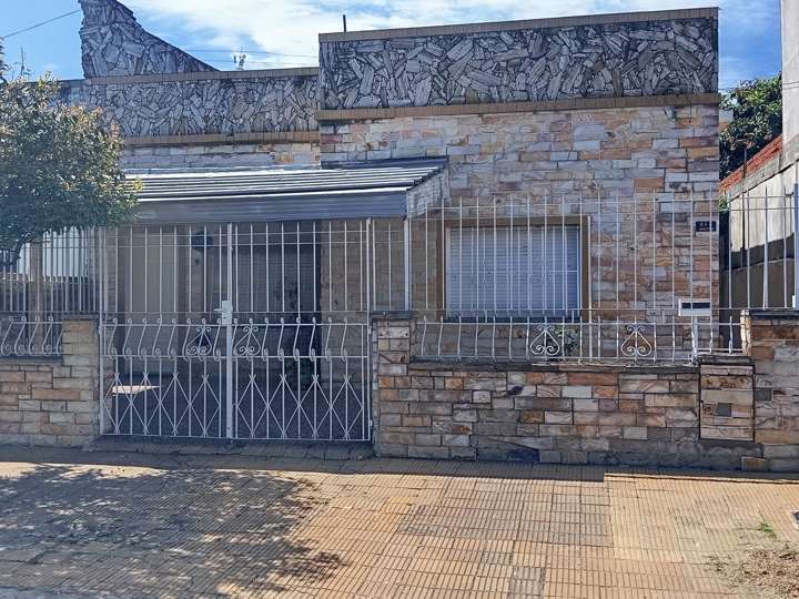 Casa en venta en Catriel, 4664, La Tablada