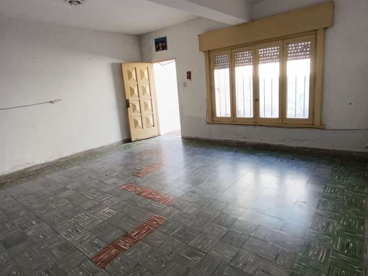 Edificio en venta en Venezuela, 4699, Buenos Aires