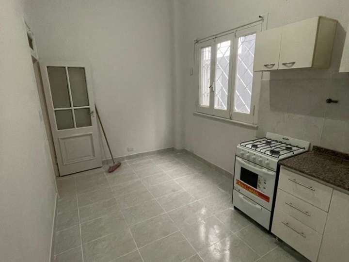 Edificio en alquiler en Culpina, 701, Buenos Aires