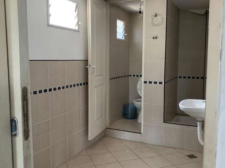 Comercial / Tienda en alquiler en América, 2938, Villa Luzuriaga