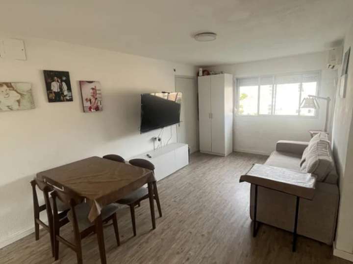 Apartamento en venta en Camino Castro, Montevideo