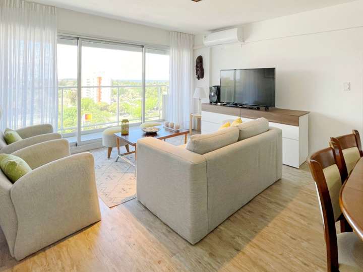 Apartamento en venta en Avenida José Joaquín de Viana, Maldonado