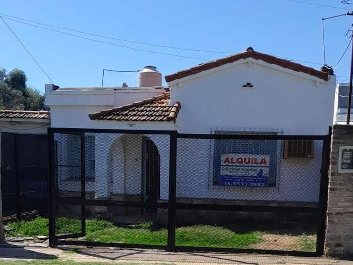 Casa en alquiler en Esteban de Luca, 222, Tapiales