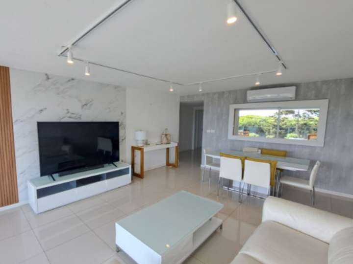 Apartamento en venta en Angelie Laferranderie de Carballo, Maldonado