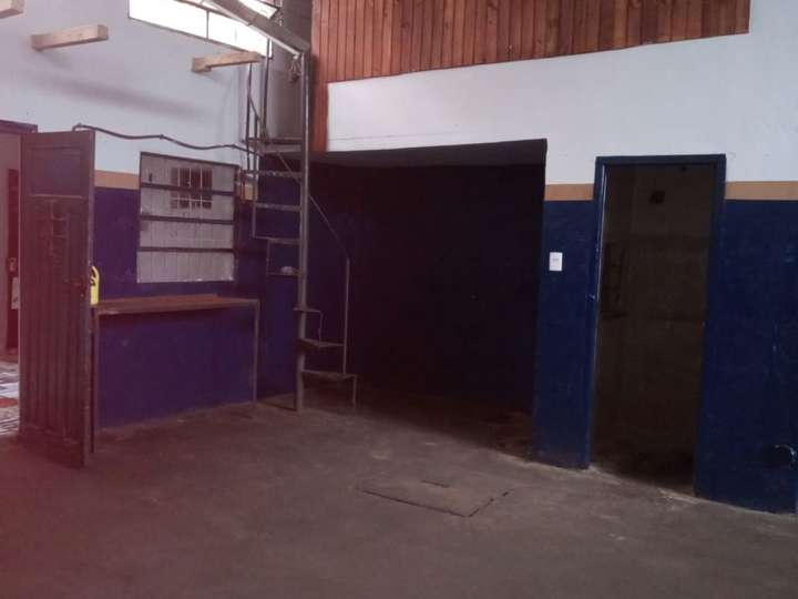 Comercial / Tienda en alquiler en Australia, 898, Lomas del Mirador