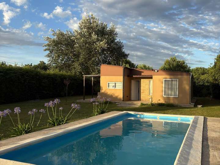 Casa adosada en venta en Maipú, Baradero