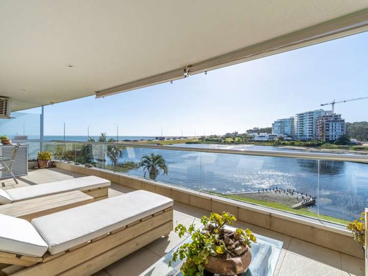 Apartamento en venta en Pinares, Maldonado