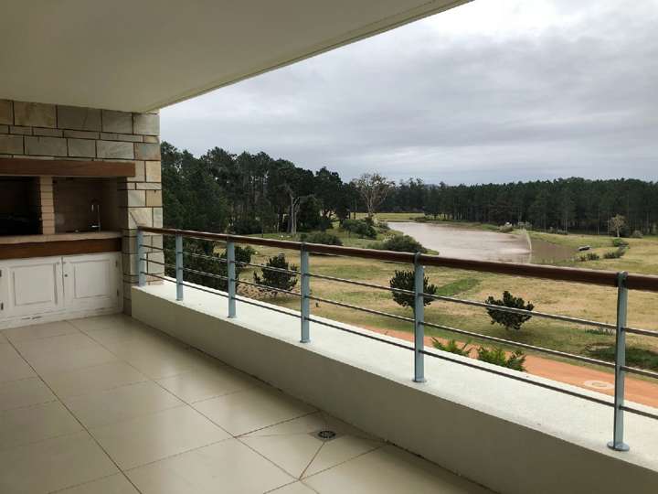 Apartamento en venta en Rambla Doctor Claudio Williman, Maldonado