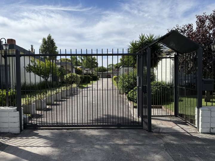 Casa en venta en Mones Roses, Montevideo